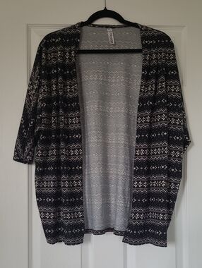 Mixxos Black & Cream Open-Front Patterned Women's Cardigan Sweater
